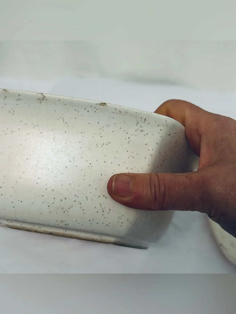 Vintage MCM Speckled Ceramic Covered Casserole‎ Dish in Off-White